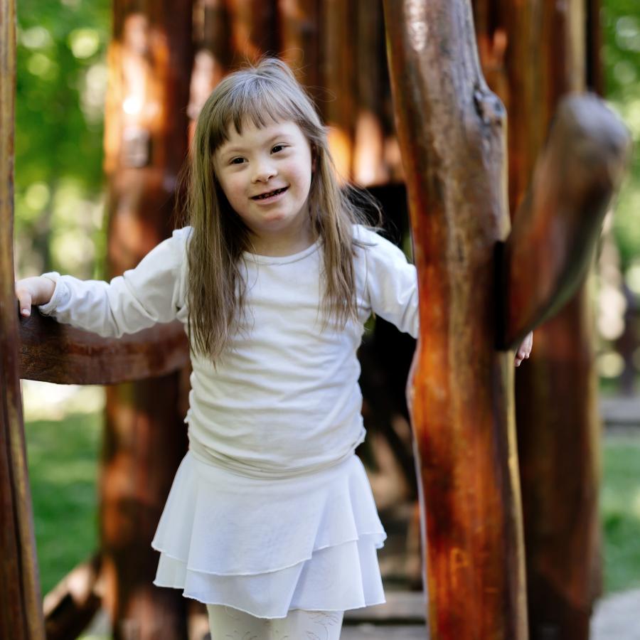 niña jugando. 