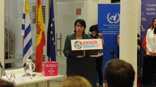 La coordinadora residente de ONU Uruguay expone durante la presentación de las Guías